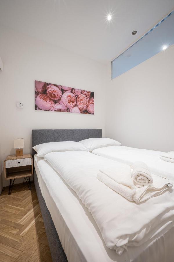 Modern And Lovely Apartment Next To Subway Station Відень Екстер'єр фото